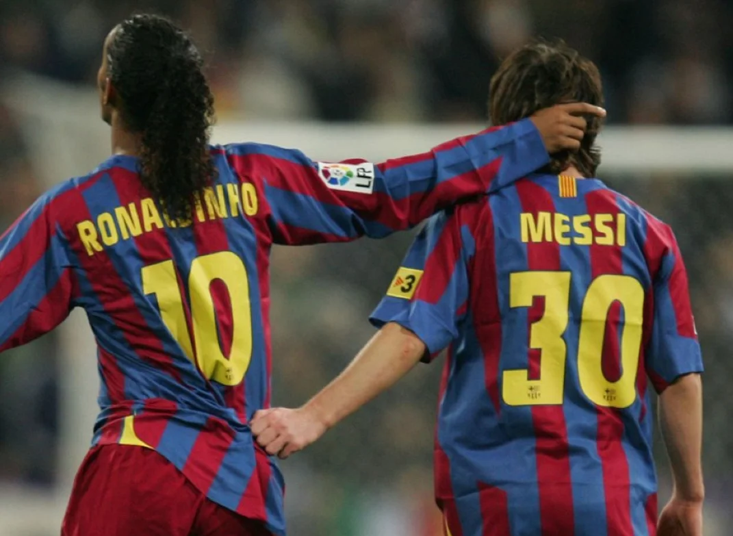 con que camiseta debuto messi en el barcelona