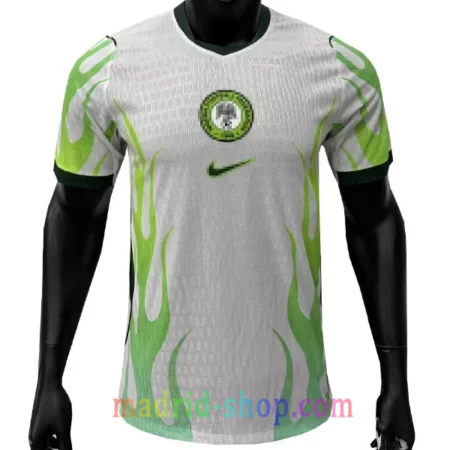 Camiseta Nigeria Segunda Equipación 2026 Versión Jugador blanca con detalles de llamas verdes en las mangas.