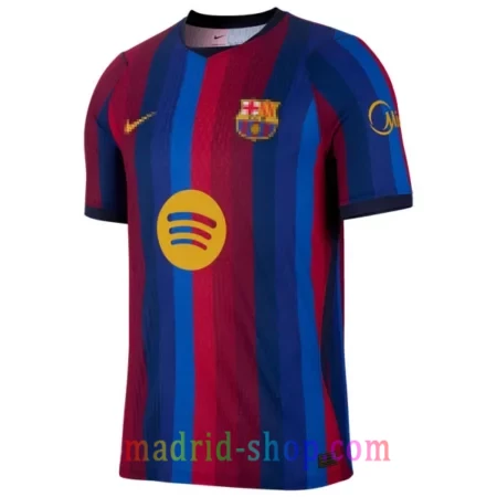 Camiseta Barcelona Primera Equipación 2026-27 Versión Jugador con escudo termosellado.