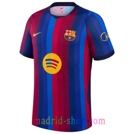Camiseta Barcelona Primera Equipación 2026-27 Versión Jugador con escudo termosellado.