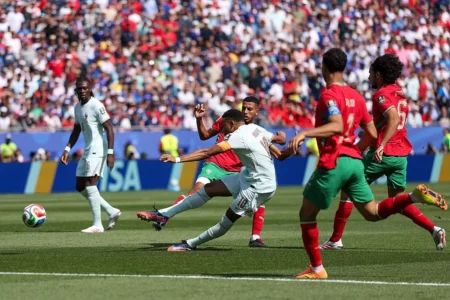 La rivalidad ha terminado pero la historia de las camisetas no ha hecho más que empezar.