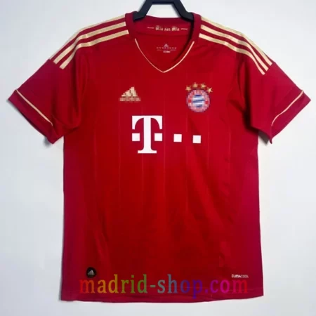 Camiseta Bayern de Múnich Primera Equipación 2012-13 retro roja y dorada.