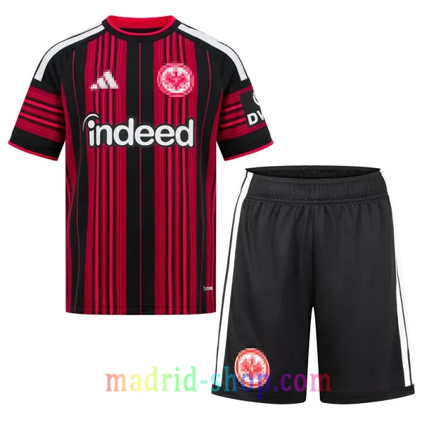 Camiseta Eintracht Frankfurt Niño Primera Equipación 2026-27 Camiseta Eintracht Frankfurt Primera Equipación 2026-27 Niño conjunto infantil con pantalón corto.