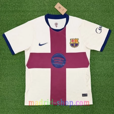 Camiseta Barcelona Cuarta Equipación 2026-27 beige con detalle de rosa Sant Jordi.