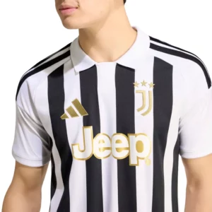 Camiseta de la Juventus para la nueva temporada 2627