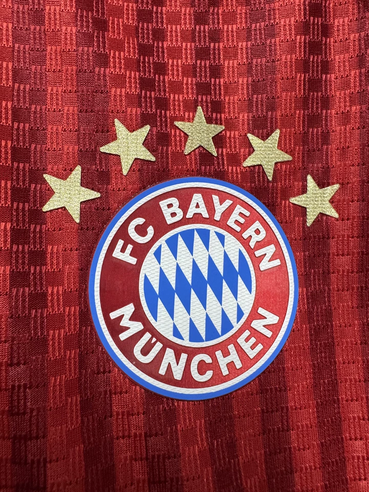 Camiseta Bayern de Múnich Kane 9 Primera Equipación Versión Jugador 2026-27 Edición Balón de Oro