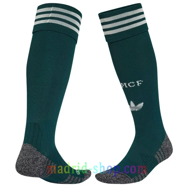 Pantalón Corto Real Madrid Segunda Equipación 2026-27 Versión Jugador Medias Real Madrid Segunda Equipación 2026-27 verde
